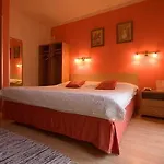 Otel Krasickiego 24